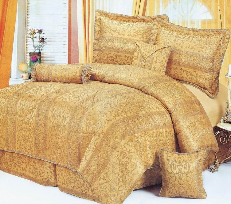 STOCK OF 86&quot;*90&quot; 7PCS COMFORTER SET(BK90030)