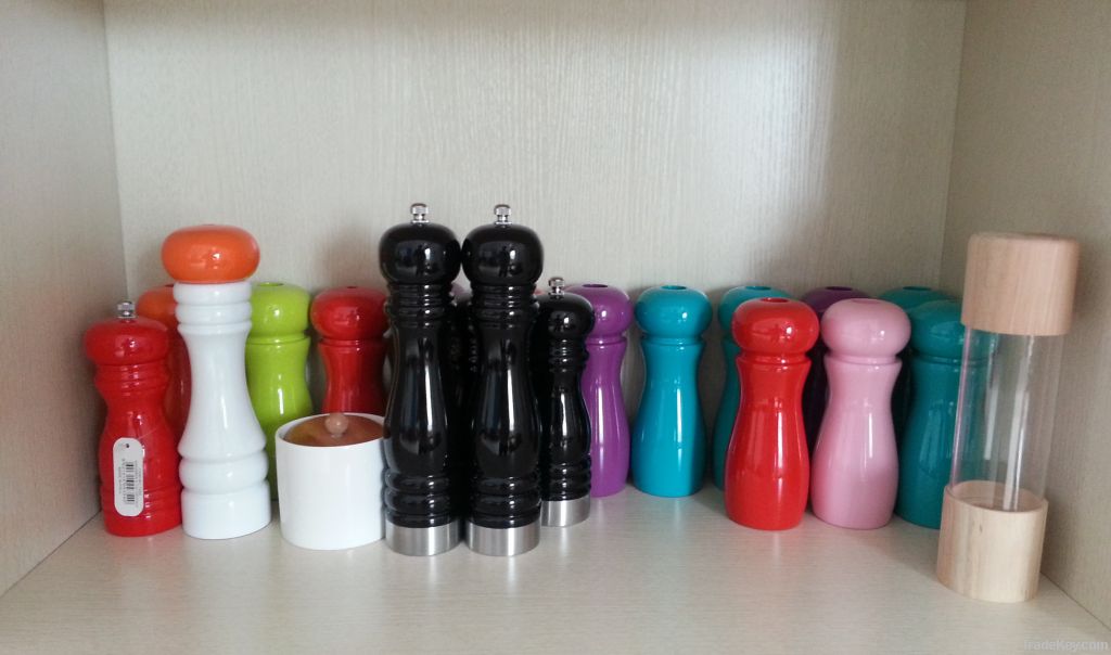 rubber wooden salt shakers, pepper mills