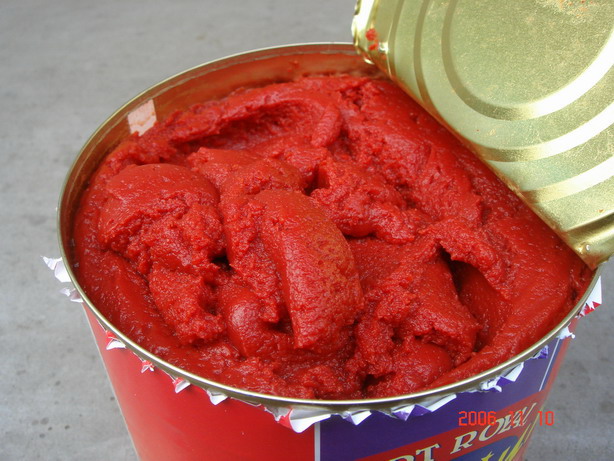 Canned tomato paste