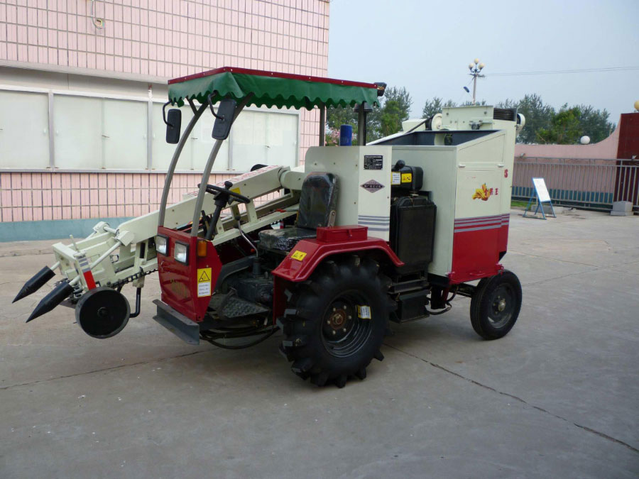 Peanut combine harvester