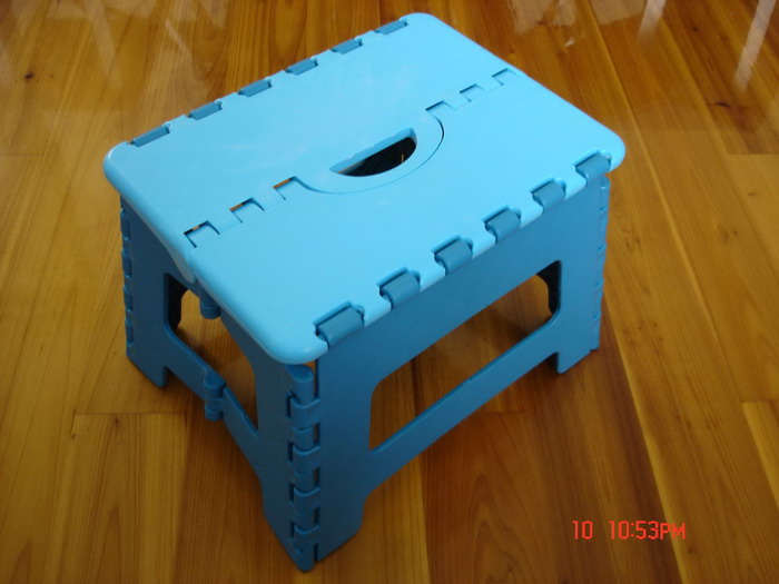 EZ FOLDING STEP STOOL PF29A