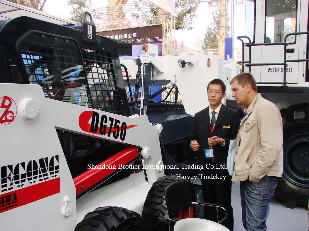 DG750 Skid Steer 750kg capacity 0.5 CBM