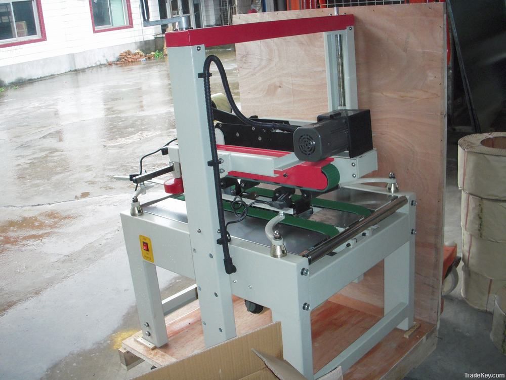 Carton sealing machine