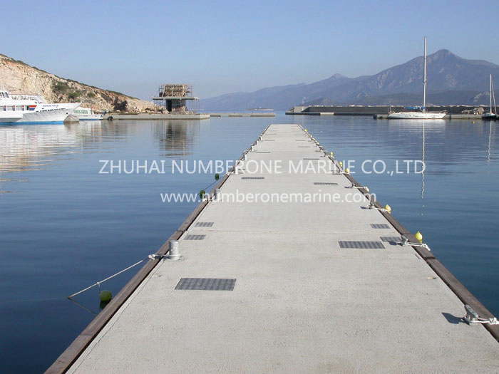 Concrete system pontoon