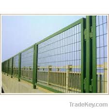 wire mesh fence