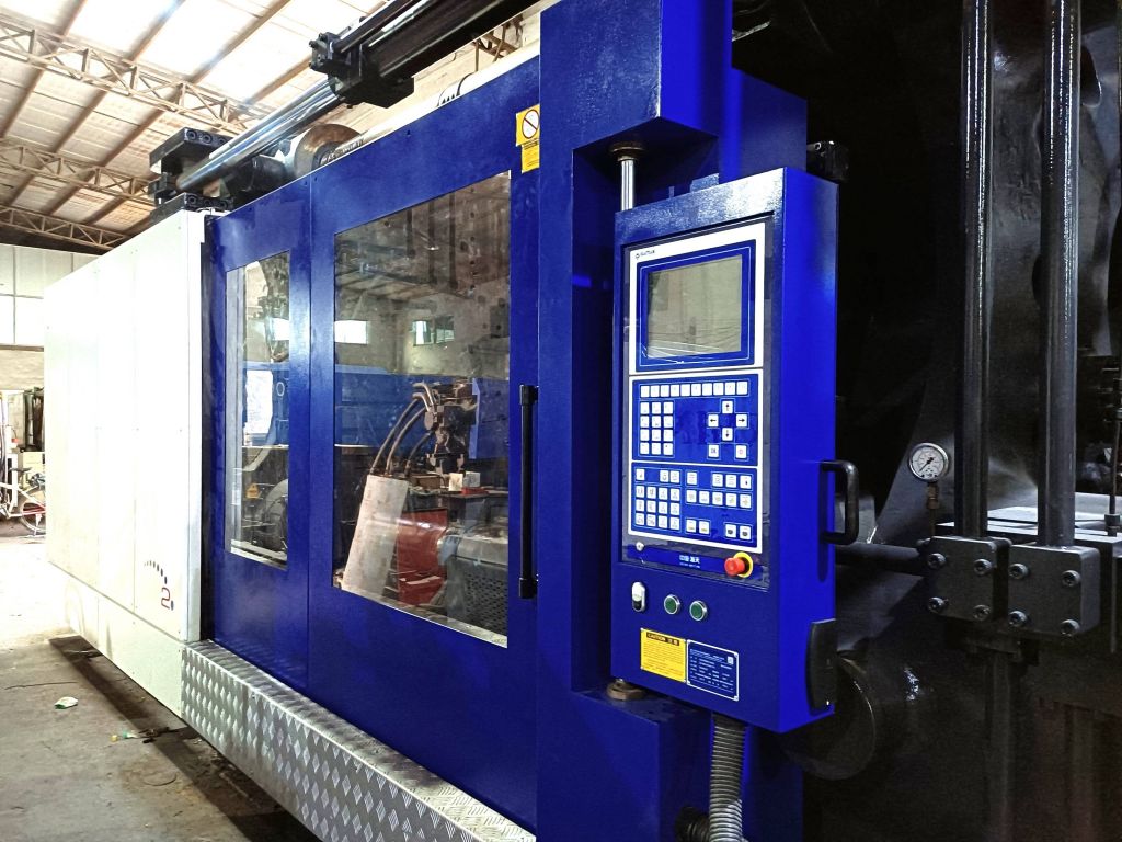 China Haitian 1850t (servo) used plastic injection molding machine