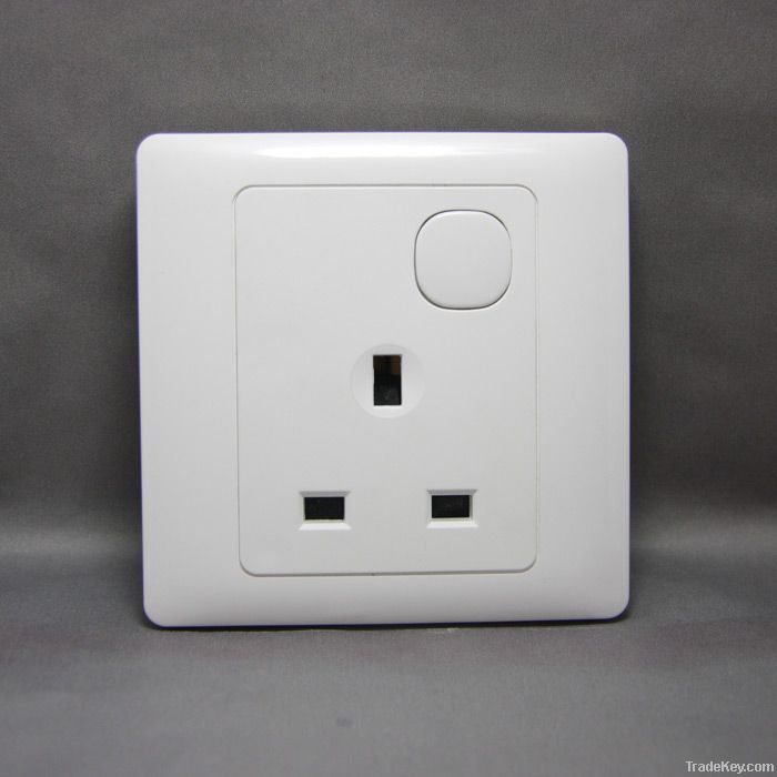 K100 British Wall Socket With Switch