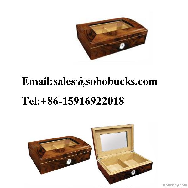 Cigar humidor