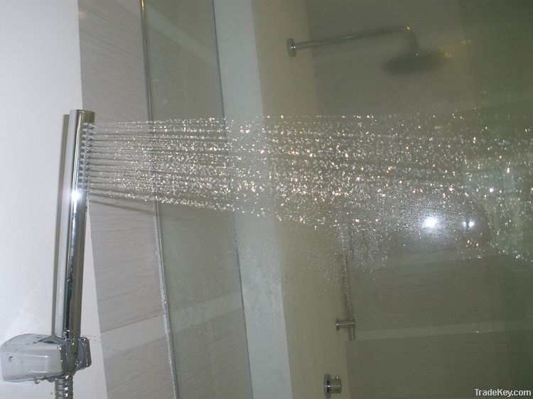 Round hand shower