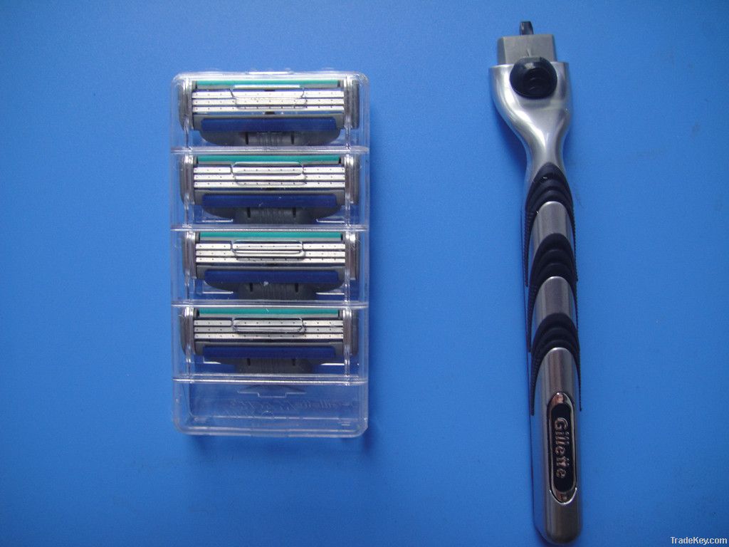 Three Razor Blade Cartridge