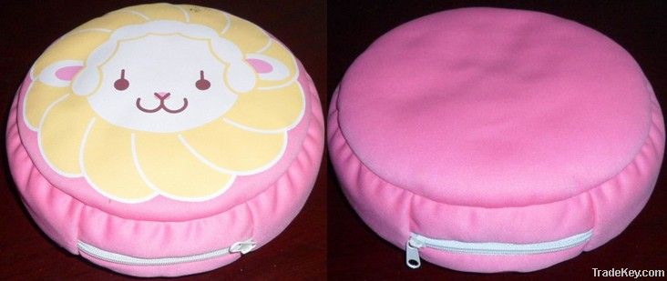 plush round pillow