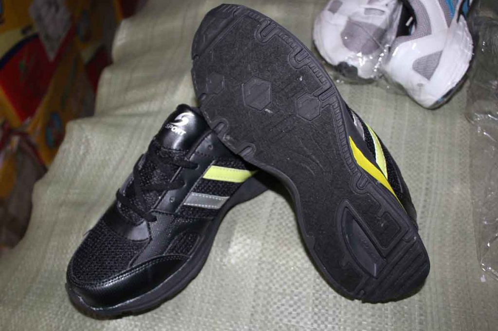 Fashion men stock sports shoes