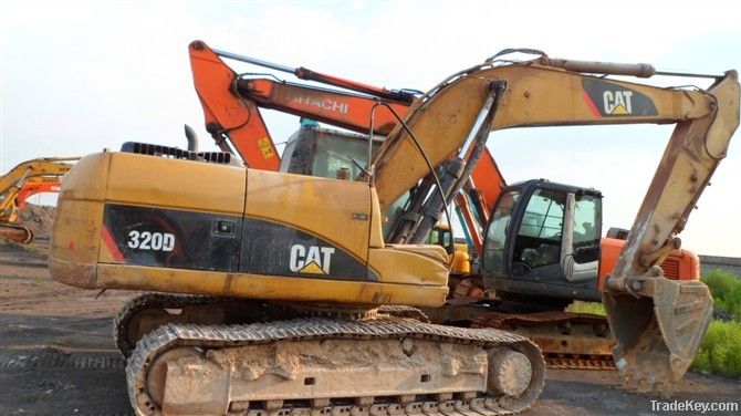 CAT320D