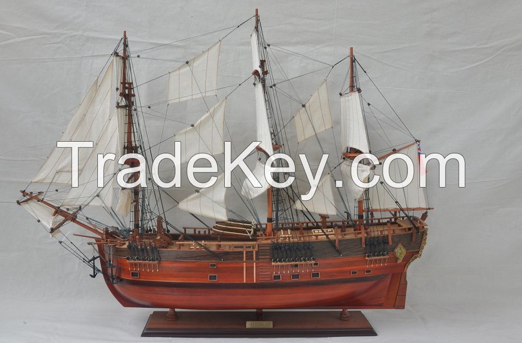 HMS/HM ENDEAVOUR-Wooden Model Ships