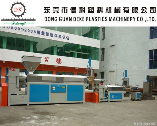 PE plastic flakes recycling extruding and pelletizing machine