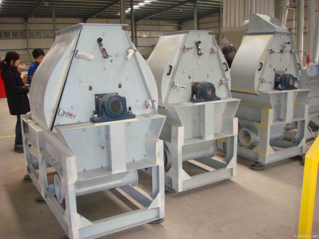 Wood hammer mill