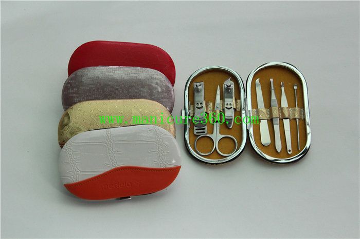 offer wholesale price of manicure sets nail clipper nail file pedicure kits promotions