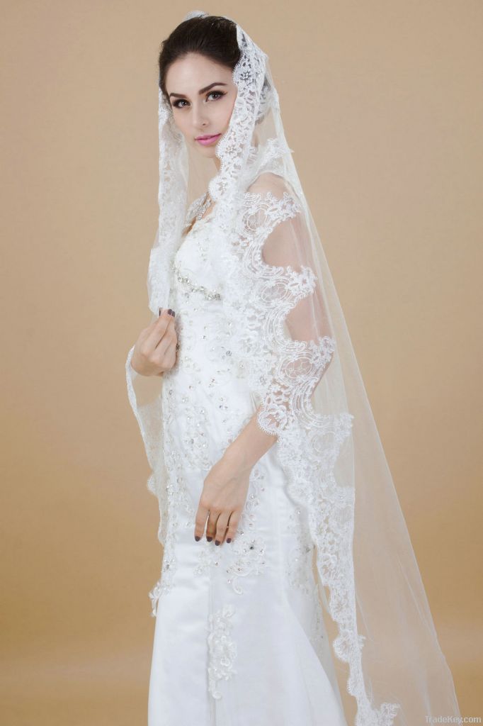 Nice One-tier White /Ivory 8.7 Feets Long  Cathedral Wedding Veil With Applique Edge