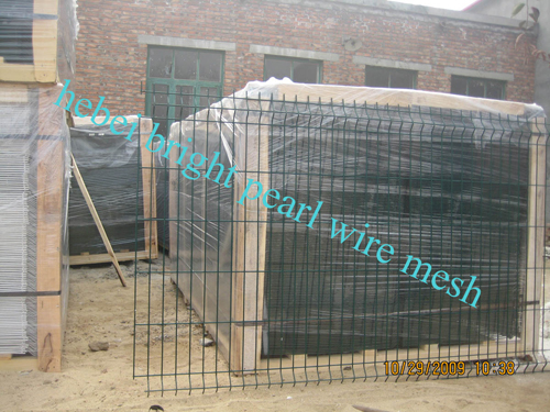 Welded panel fence