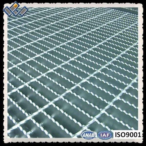 SERRATED STEEL grating G655/30/100 