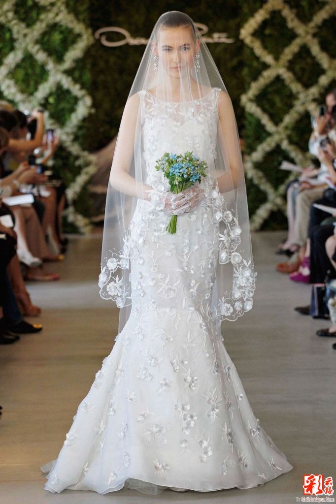 Victoria wedding dress