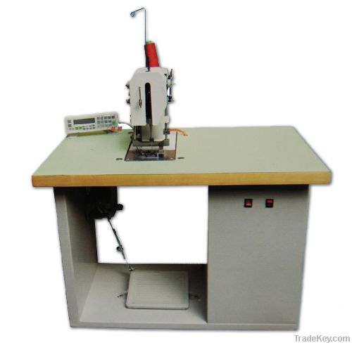 Label stitching machine