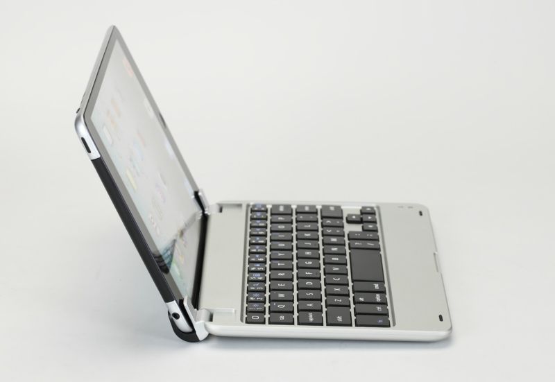 Bluetooth keyboard with power bank for iPad 3/4