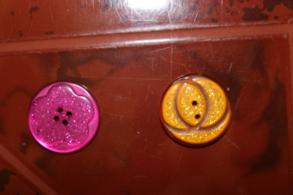 Polyester buttons