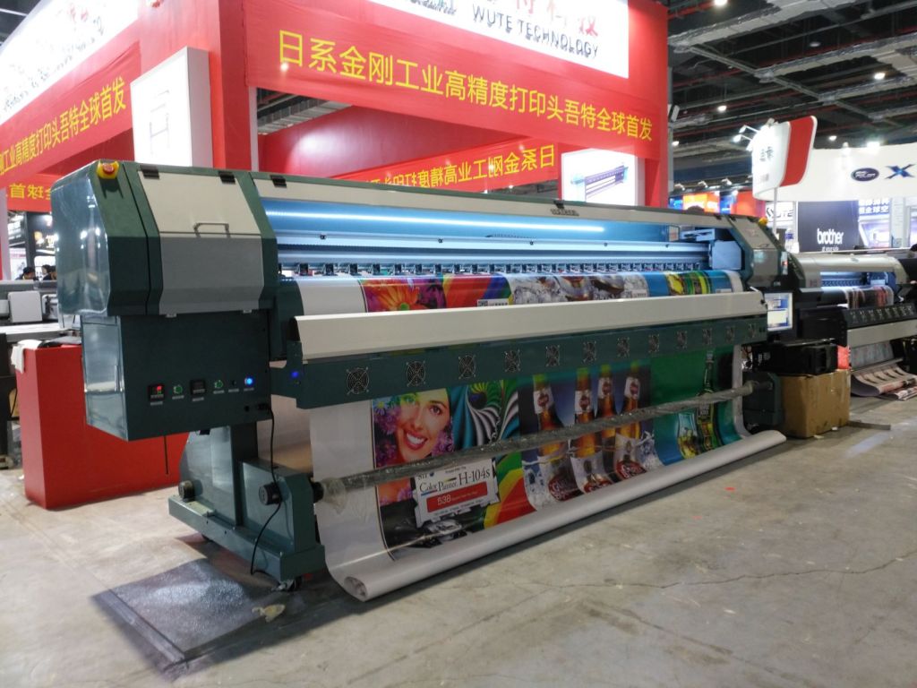 3.2m High Speed Outdoor Solvent Printer with Konica 512i heads 320m²/h