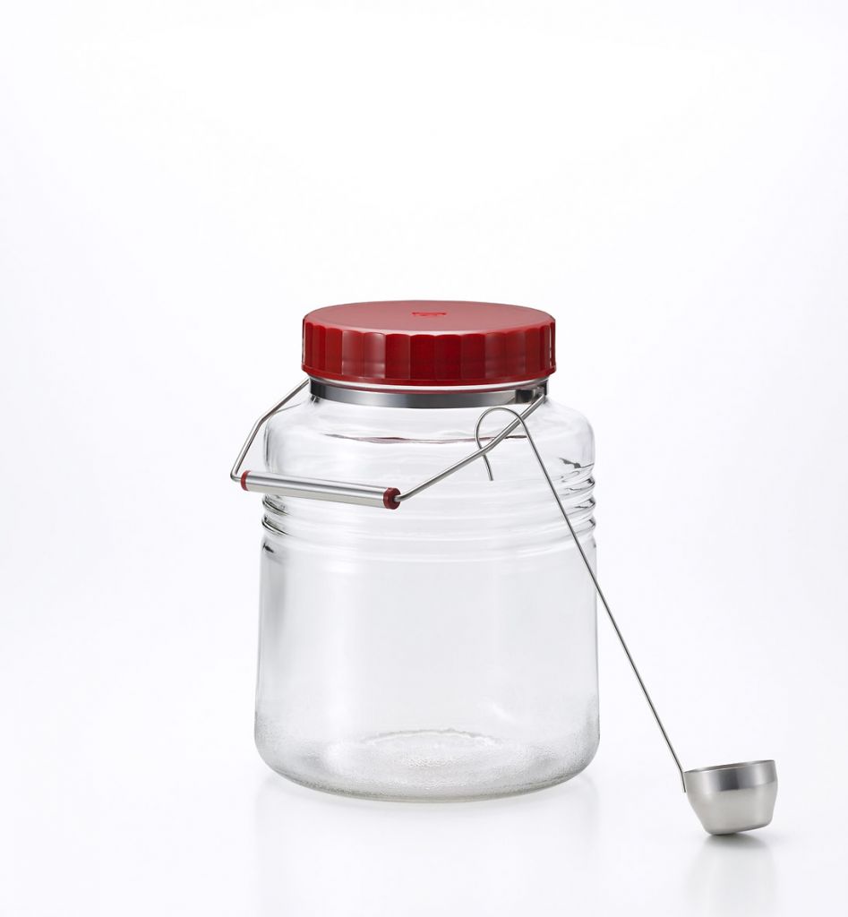 Glass jar