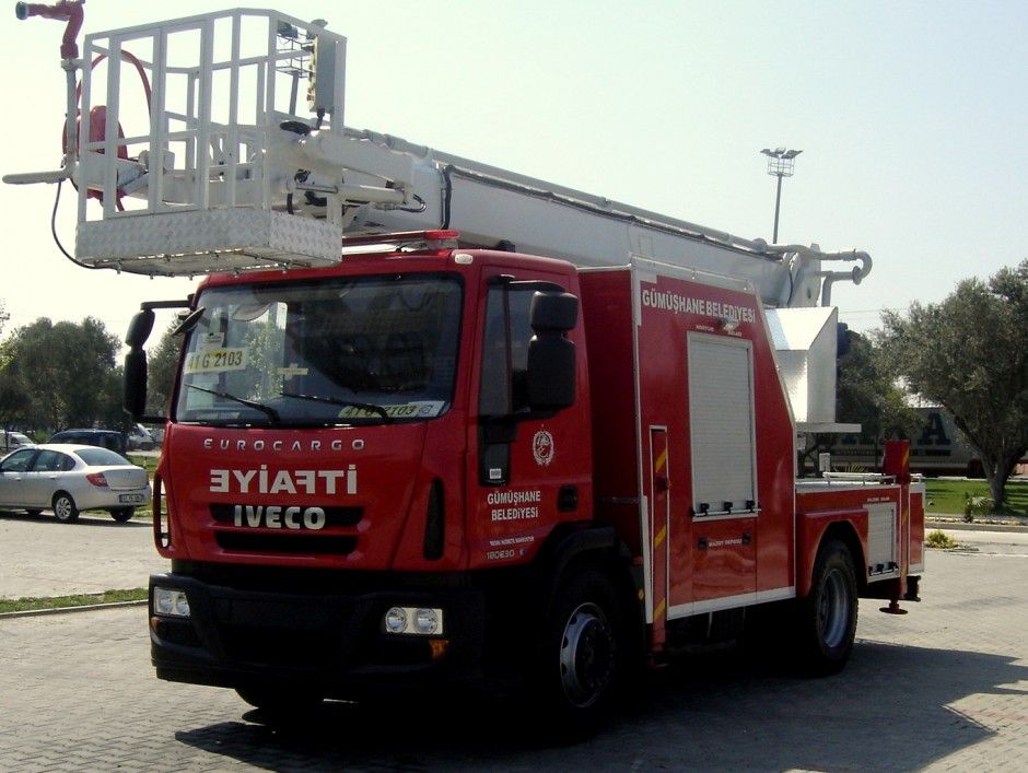 boom-type fire truck