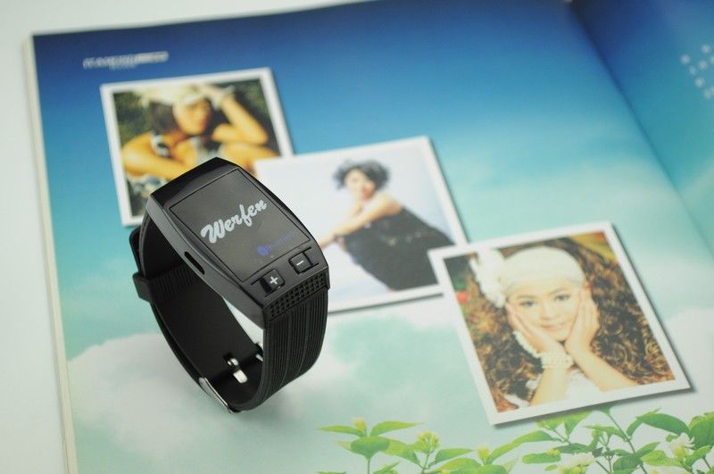 bluetooth watch/bracelet