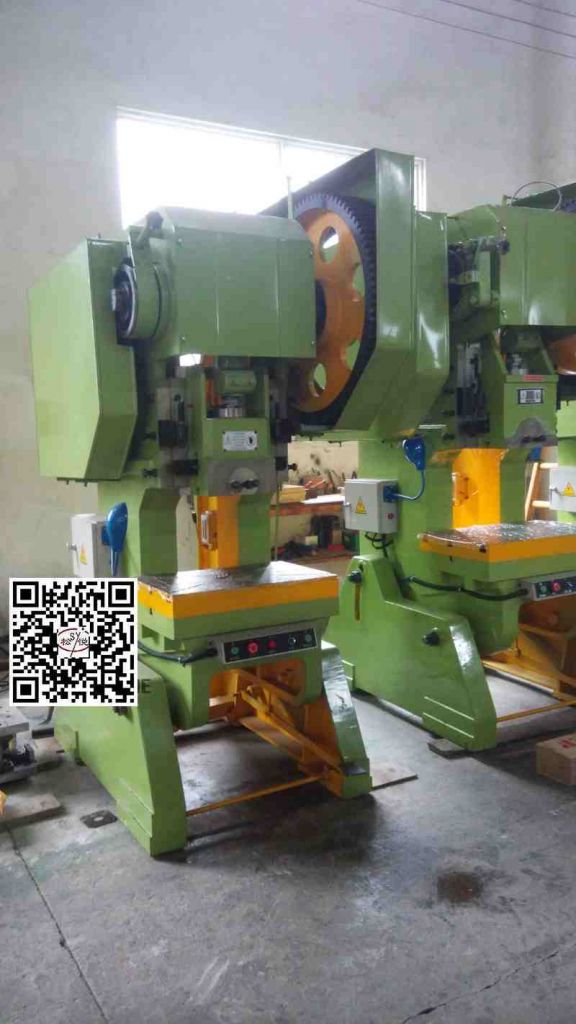 Press machine, hydraulic machine, molding machine