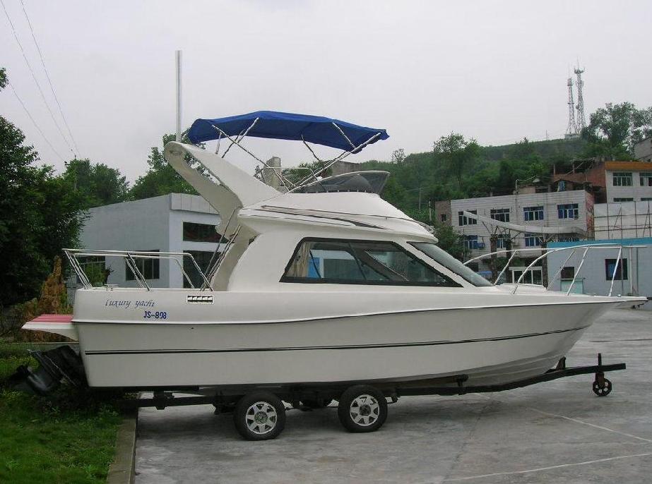 Luxury Yacht (SD 898)