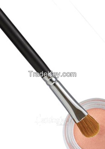 eye shadow brush