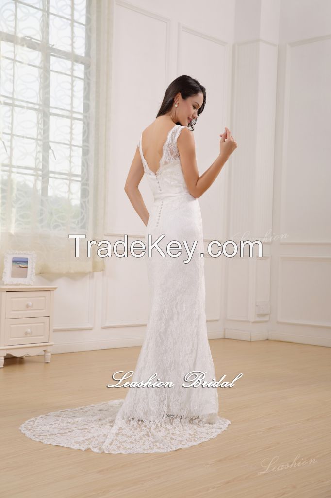 Elegant lace strapless wedding dress