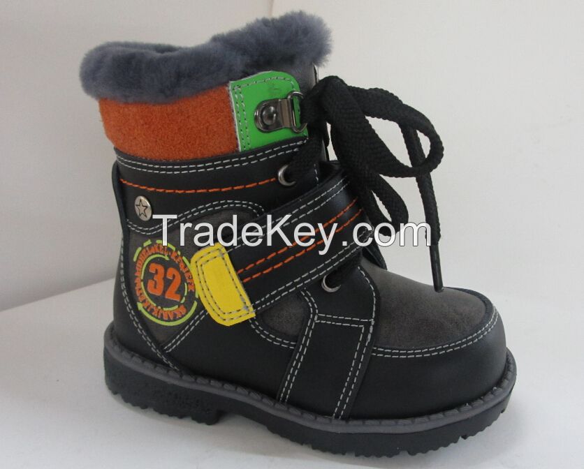 Popular boy boot for winter