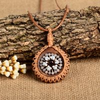 2016 European fashion wooden buckle Flower Pendant Necklace