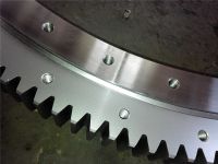 Slewing bearing