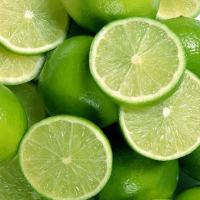 PREMIUM SEEDLESS LIME / BURSTING WITH FLAVOR, PERFECT FOR DRINKS AND DISHES / MADE IN VIETNAM