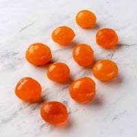 GOLDEN YOLK INFUSED WITH BOTANICAL ESSENCE