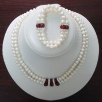 Pearl jewelry