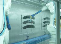 Mouse shell Robot spraying assembly line