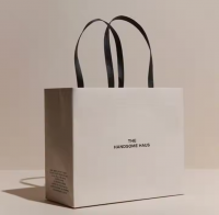 Manufacturer Custom Personalized Printed Gold Foil Logo Luxury Black Gift Bags Shopping Cardboard Paper Bags