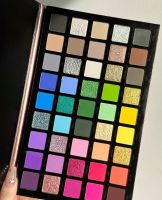 2025 Chic Luminous Multi-Finish Eyeshadow