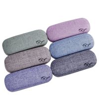 Stylish linen-textured eyeglass case