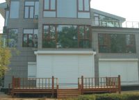Balcony shutter
