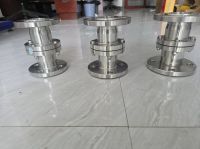 Low-temperature breakaway valve, suitable for liquid oxygen, liquid nitrogen, and liquefied natural gas