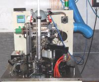 The bearing retainer puts on the nail production line