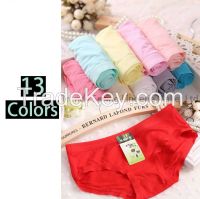 Women&#039;s Panty--Solid Color Style